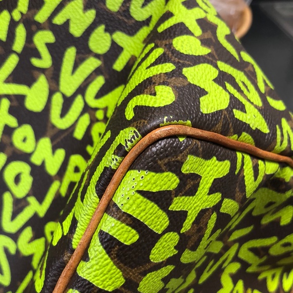๐ผ๐ผ GORGEOUS ๐ผ๐ผ Louis Vuitton Stephen Sprouse Graffiti Speedy 30 neon greโฆ - Picture 9 of 16